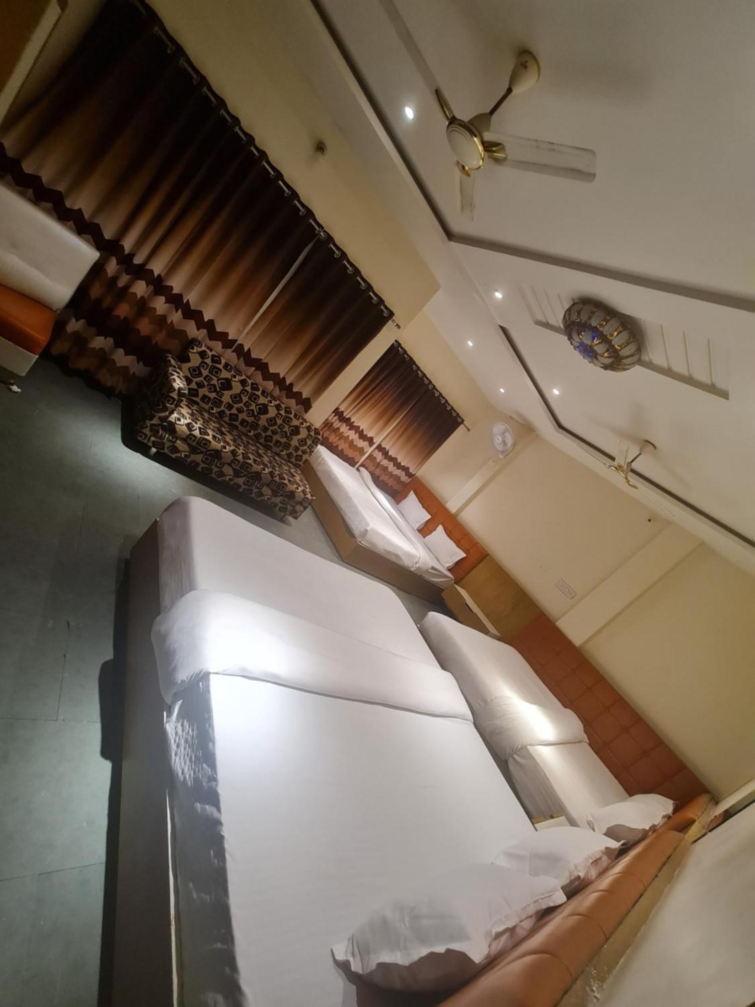 Hotel Empire Ujjain Dış mekan fotoğraf