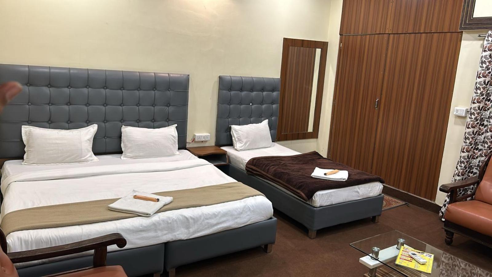 Hotel Empire Ujjain Dış mekan fotoğraf