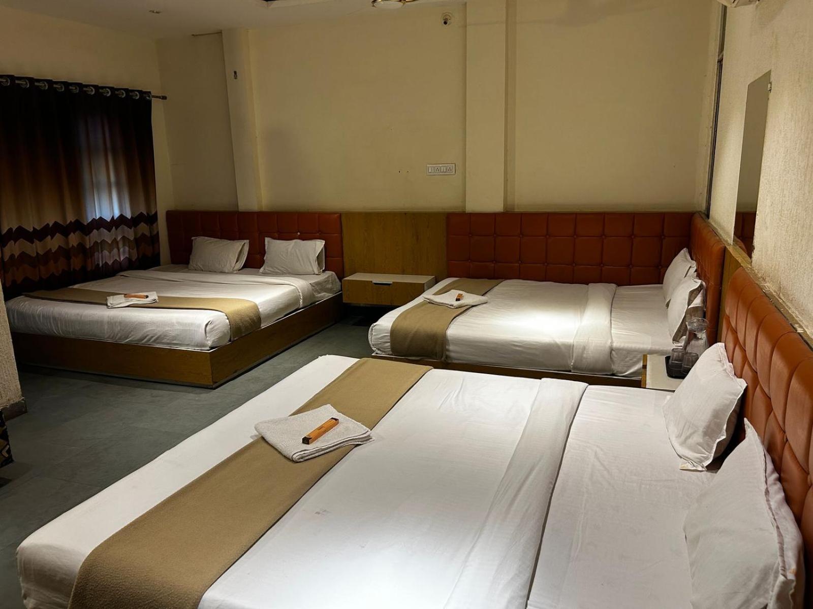 Hotel Empire Ujjain Dış mekan fotoğraf