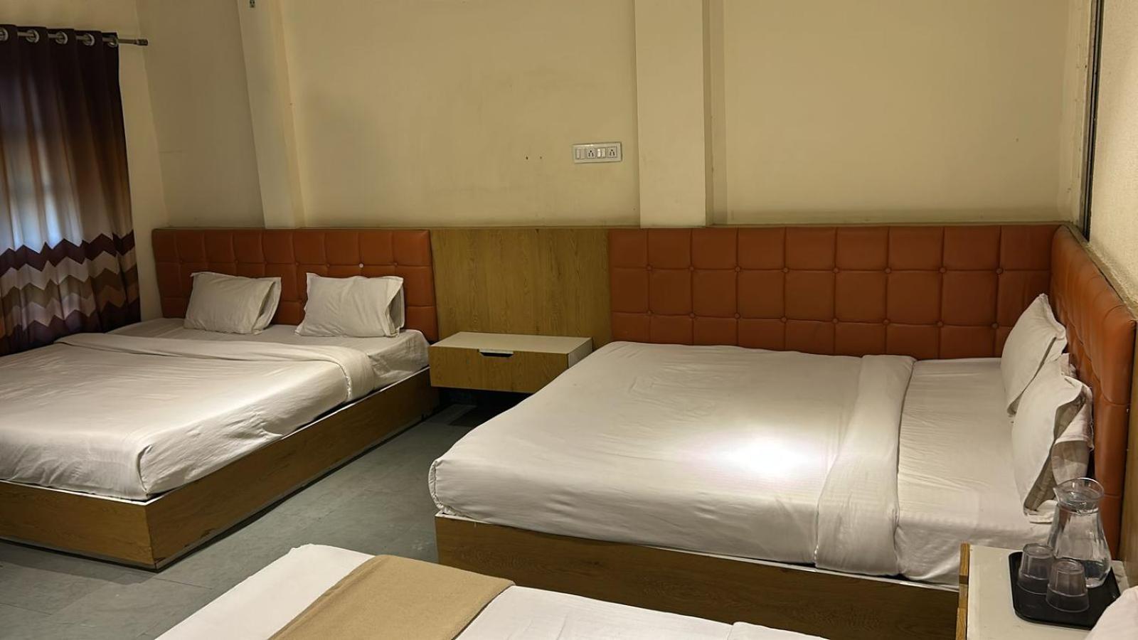 Hotel Empire Ujjain Dış mekan fotoğraf