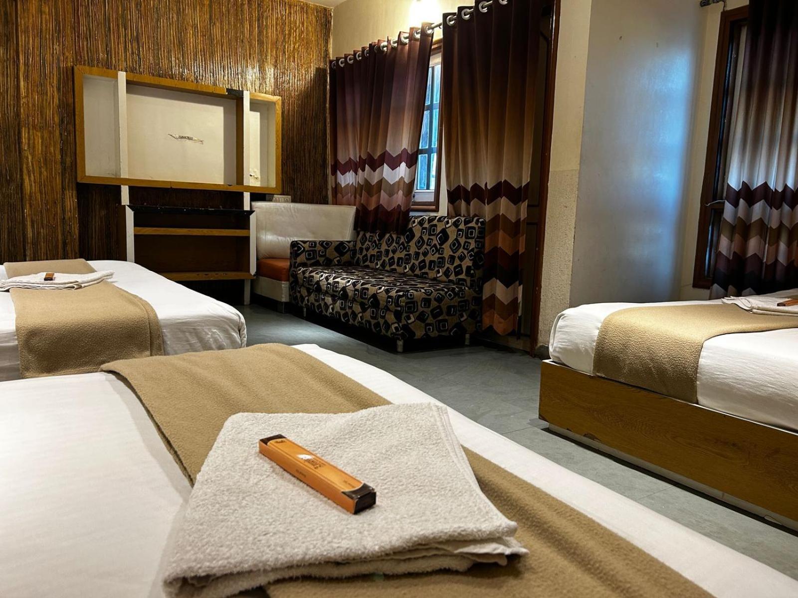Hotel Empire Ujjain Dış mekan fotoğraf