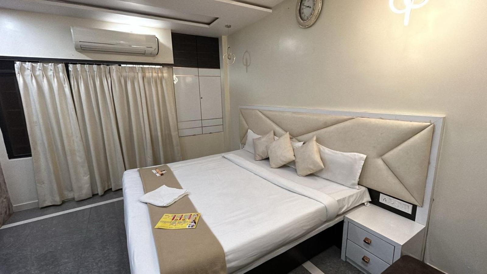 Hotel Empire Ujjain Dış mekan fotoğraf