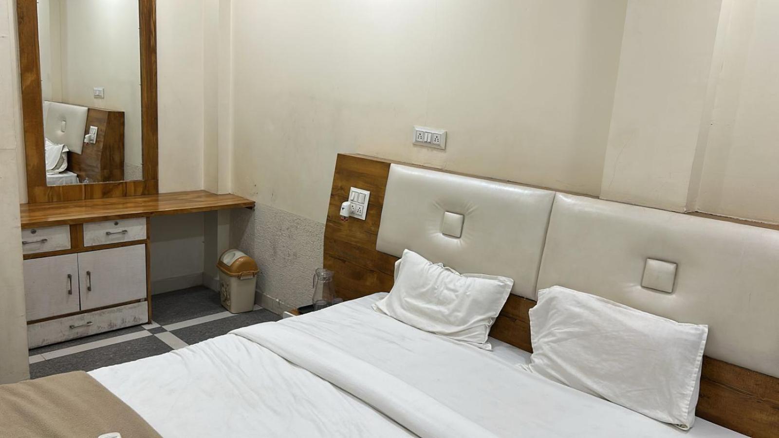 Hotel Empire Ujjain Dış mekan fotoğraf
