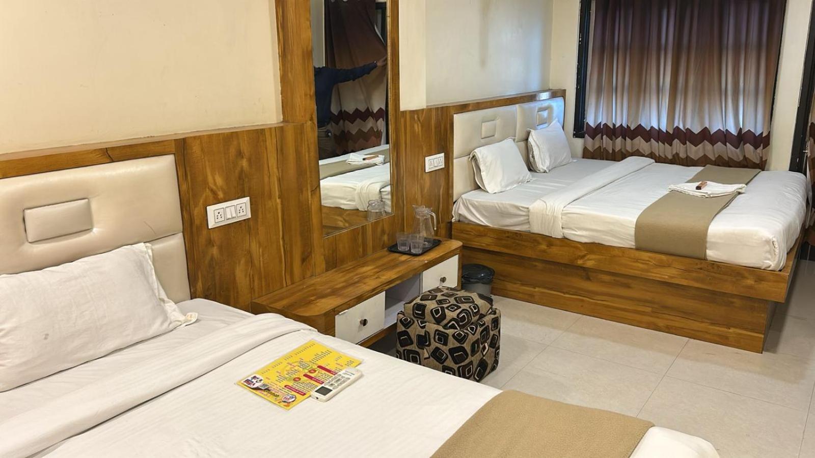 Hotel Empire Ujjain Dış mekan fotoğraf
