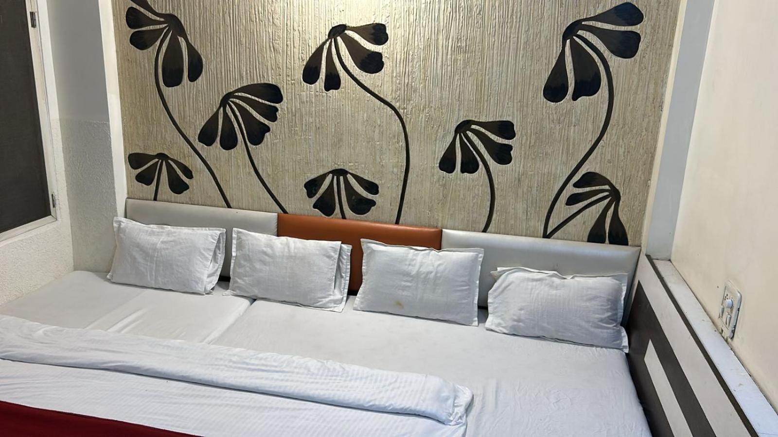 Hotel Empire Ujjain Dış mekan fotoğraf