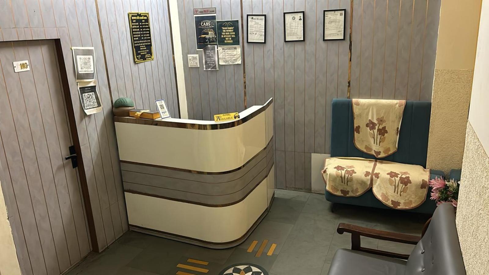Hotel Empire Ujjain Dış mekan fotoğraf