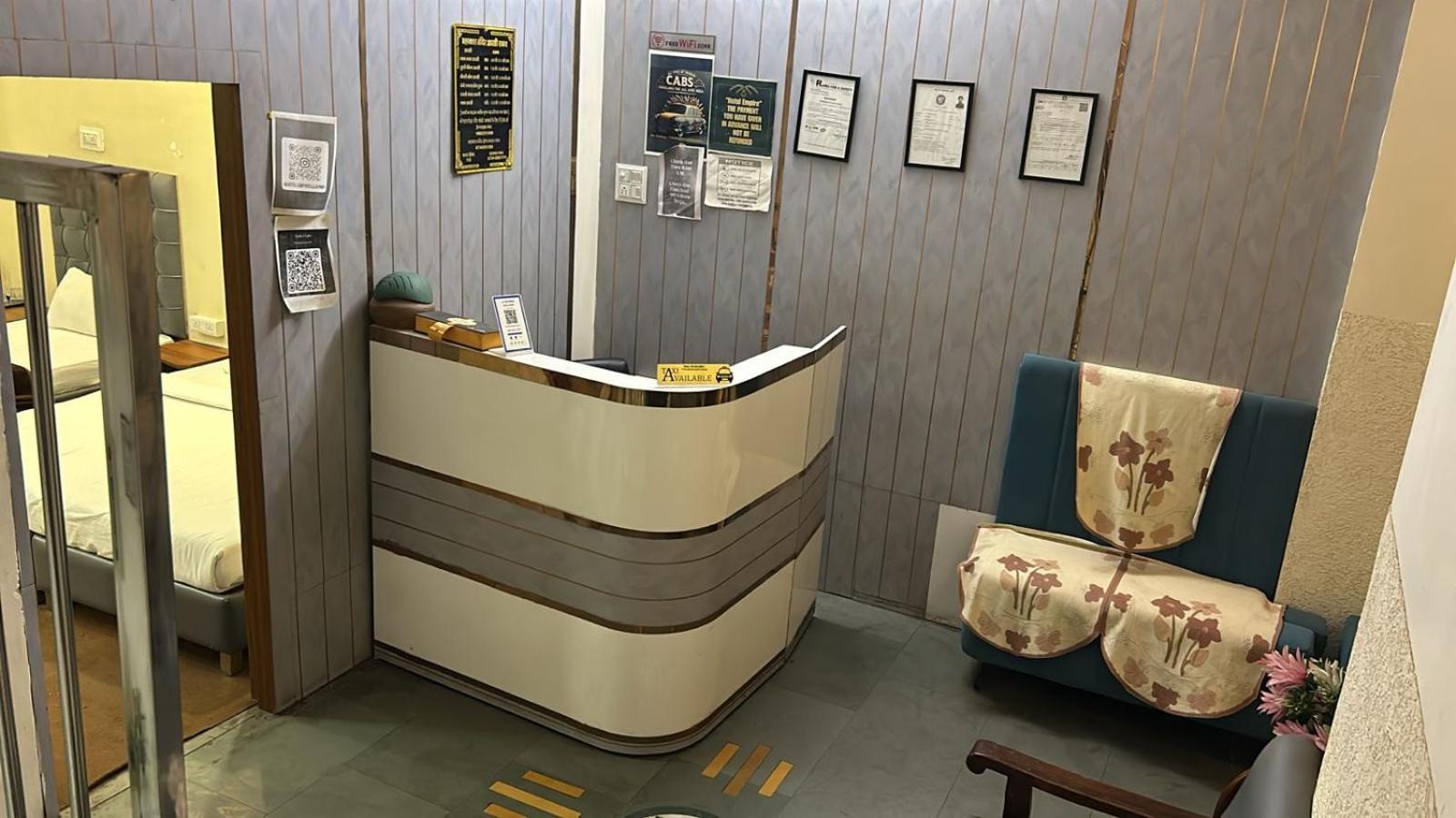 Hotel Empire Ujjain Dış mekan fotoğraf